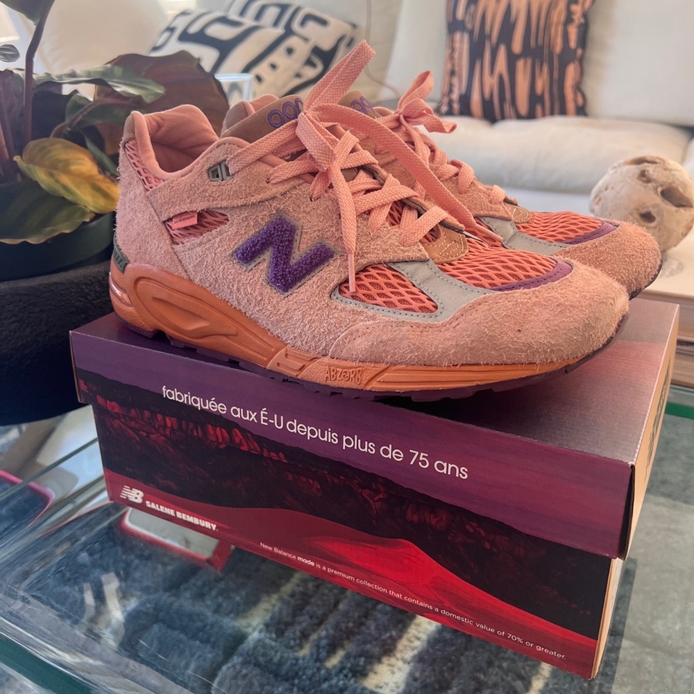 New Balance 990v2
Salehe Bembury Sand Be The Time